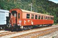 Unser Fondue-Wagen bei der Ankunft in St-Sulpice 26. September 2001